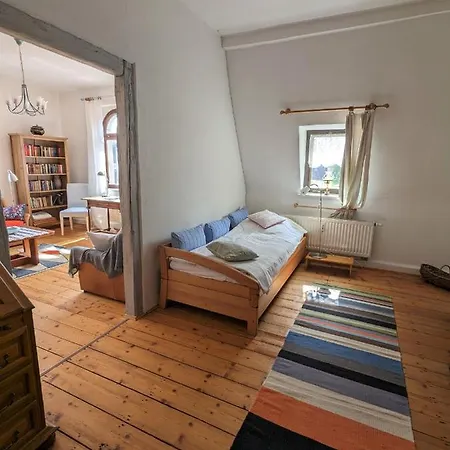 Apartment-mansardwohnung דירה מיטוויידה